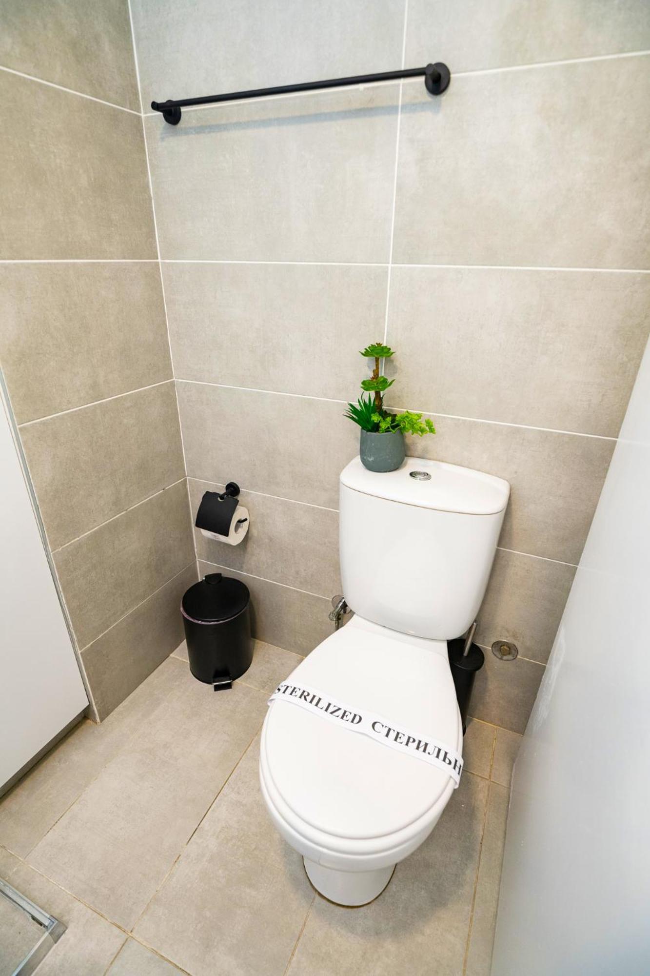 Lazuli Sea View Beachfront Ap 21 Larnaca Ngoại thất bức ảnh