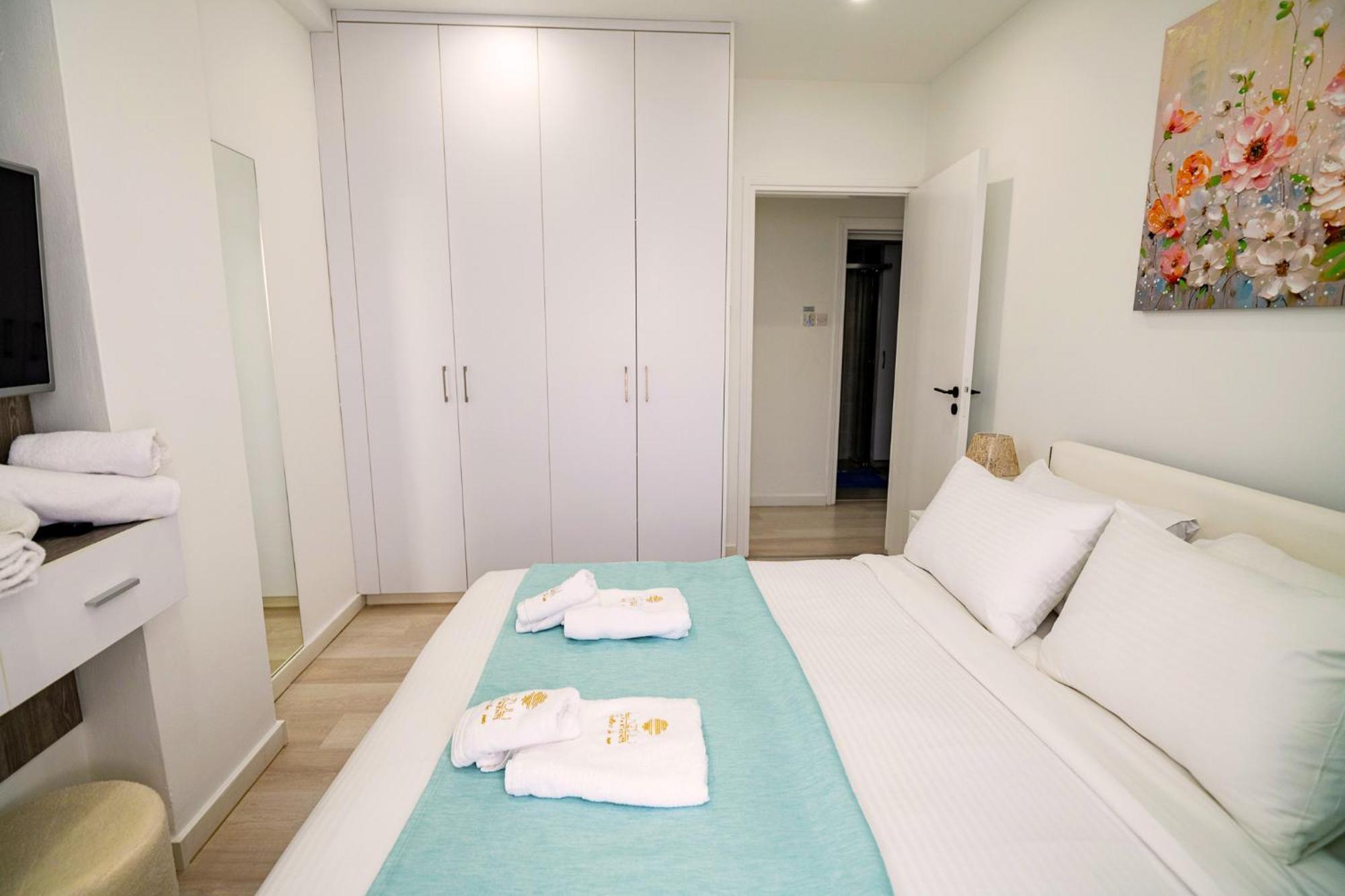 Lazuli Sea View Beachfront Ap 21 Larnaca Ngoại thất bức ảnh